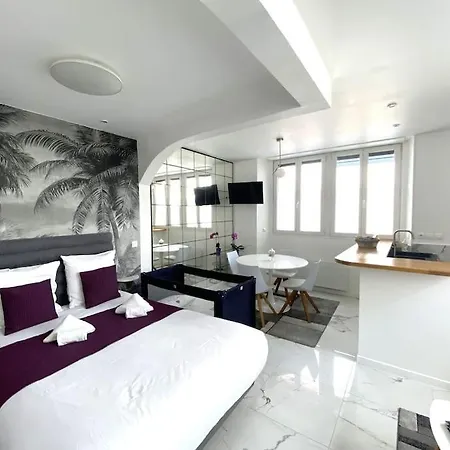 Lumineux A Chartrons / Jardin Public