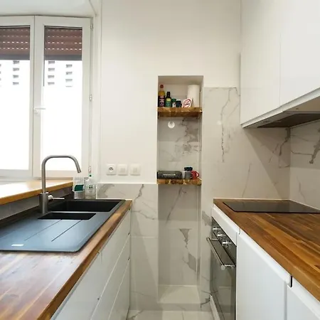 Lumineux A Chartrons / Jardin Public *