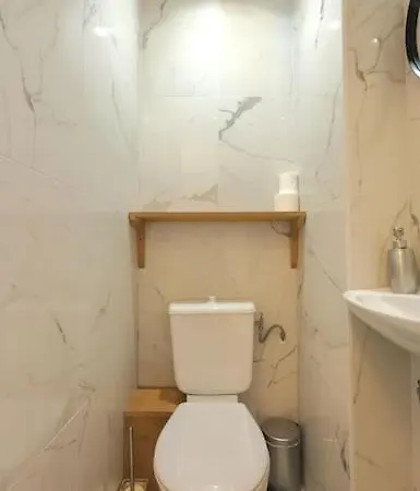 Lumineux A Chartrons / Jardin Public בורדו